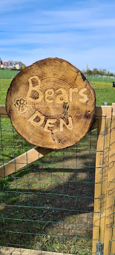 Bears Den - Dog Enclosure in Banff