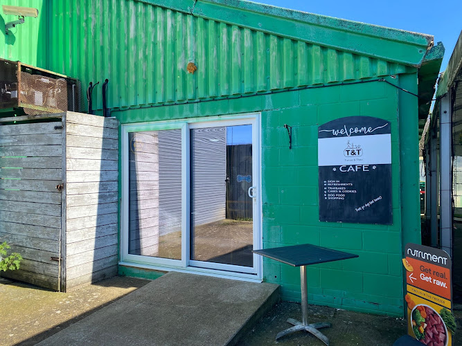 T&T Pet Field and Café in Basingstoke
